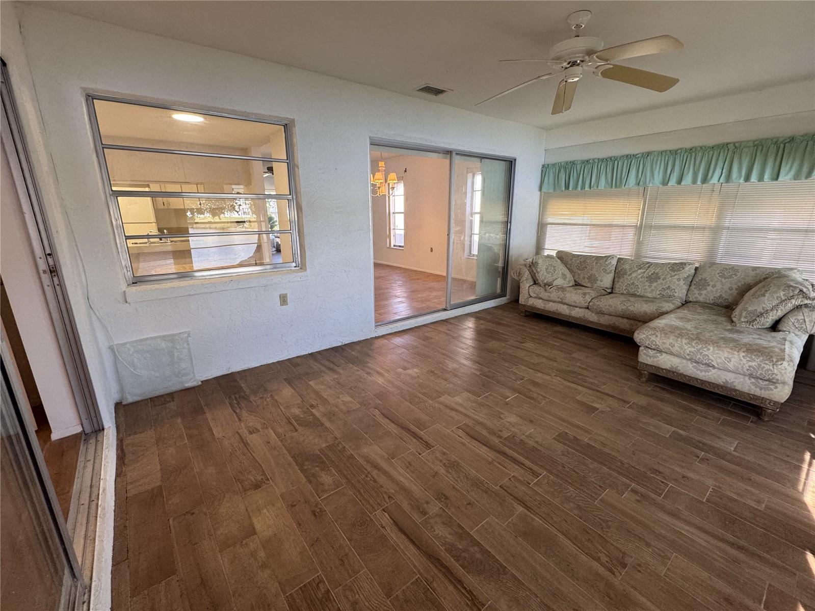 HOLIDAY LAKE VILLAS CONDO - Residential