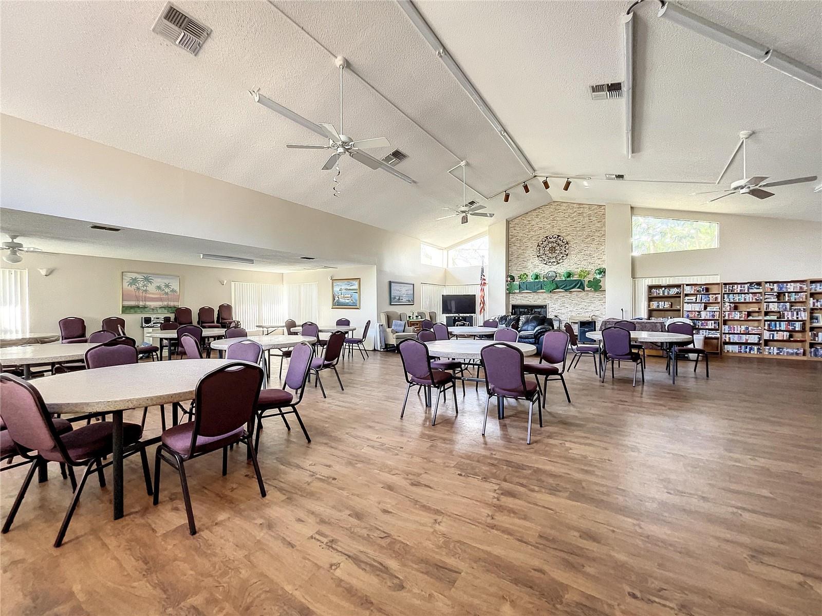 HOLIDAY LAKE VILLAS CONDO - Residential