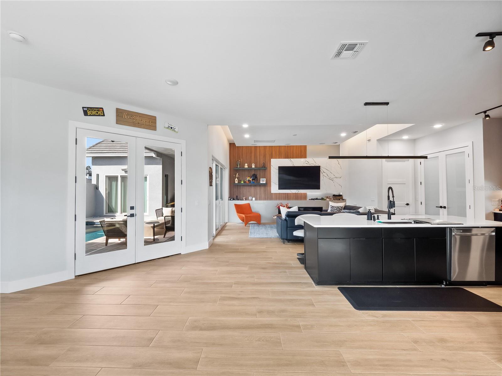 HAMPTON LNDG/PROVIDENCE - Residential Lease