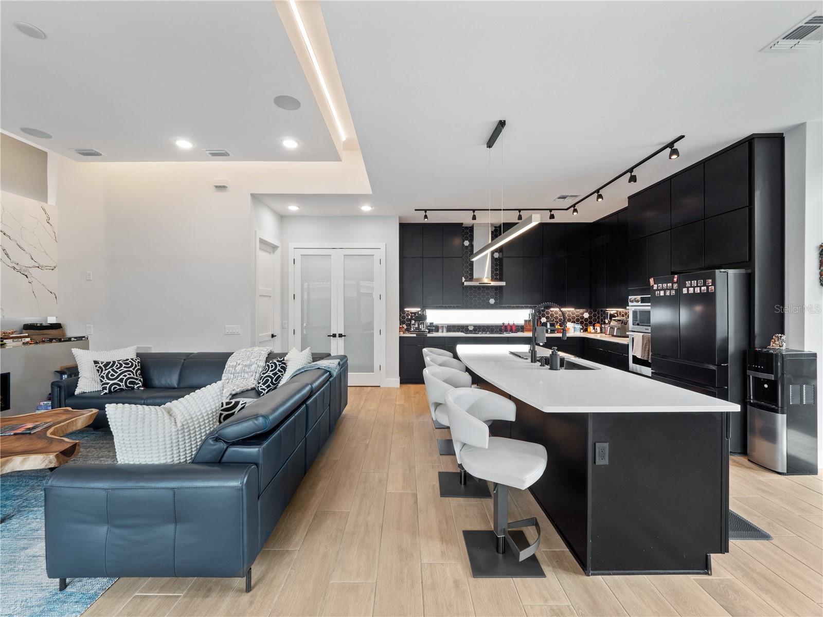 HAMPTON LNDG/PROVIDENCE - Residential Lease