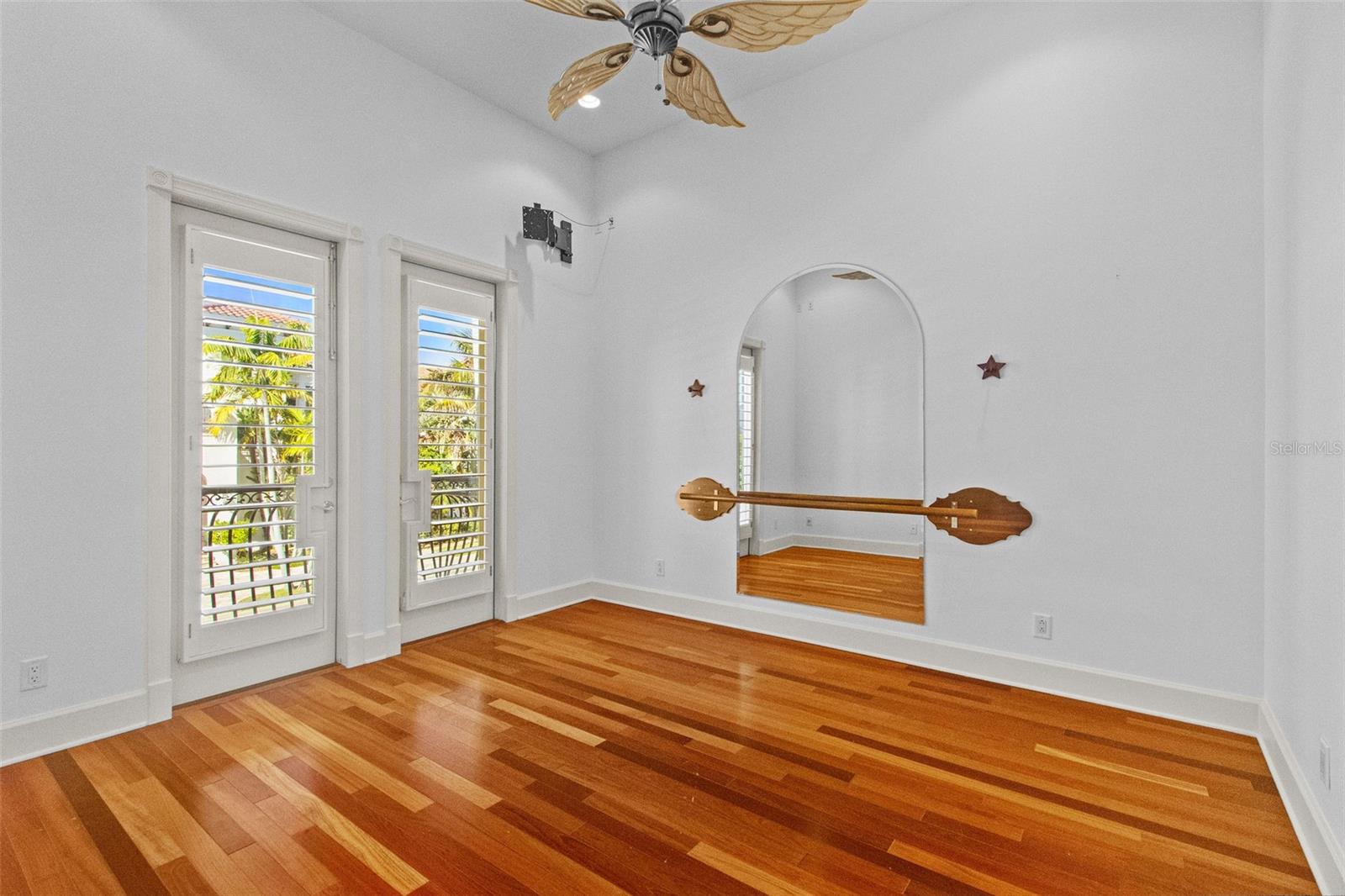 THE RESERVE OF OLD TAMPA BAY - Residential