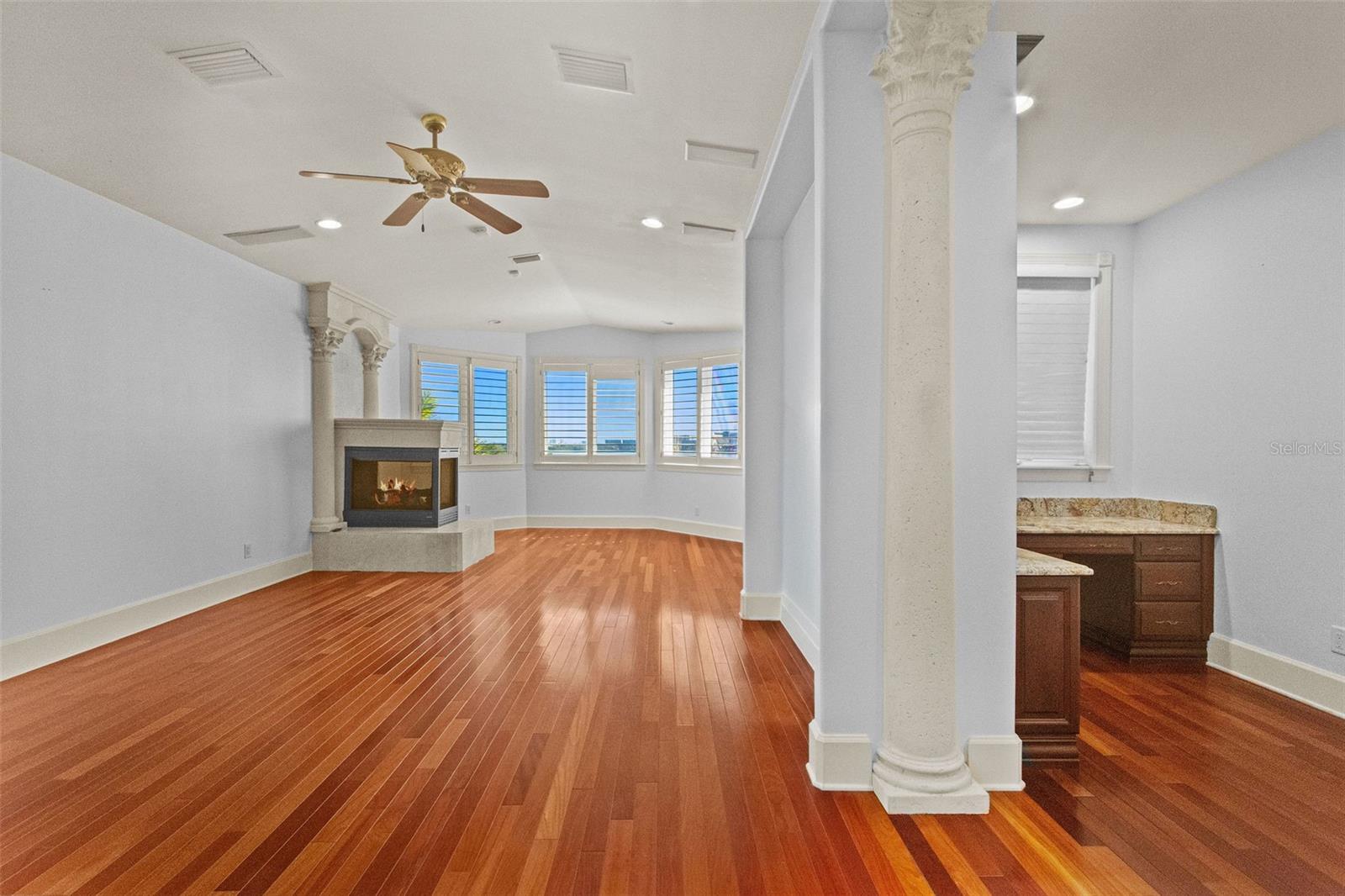 THE RESERVE OF OLD TAMPA BAY - Residential