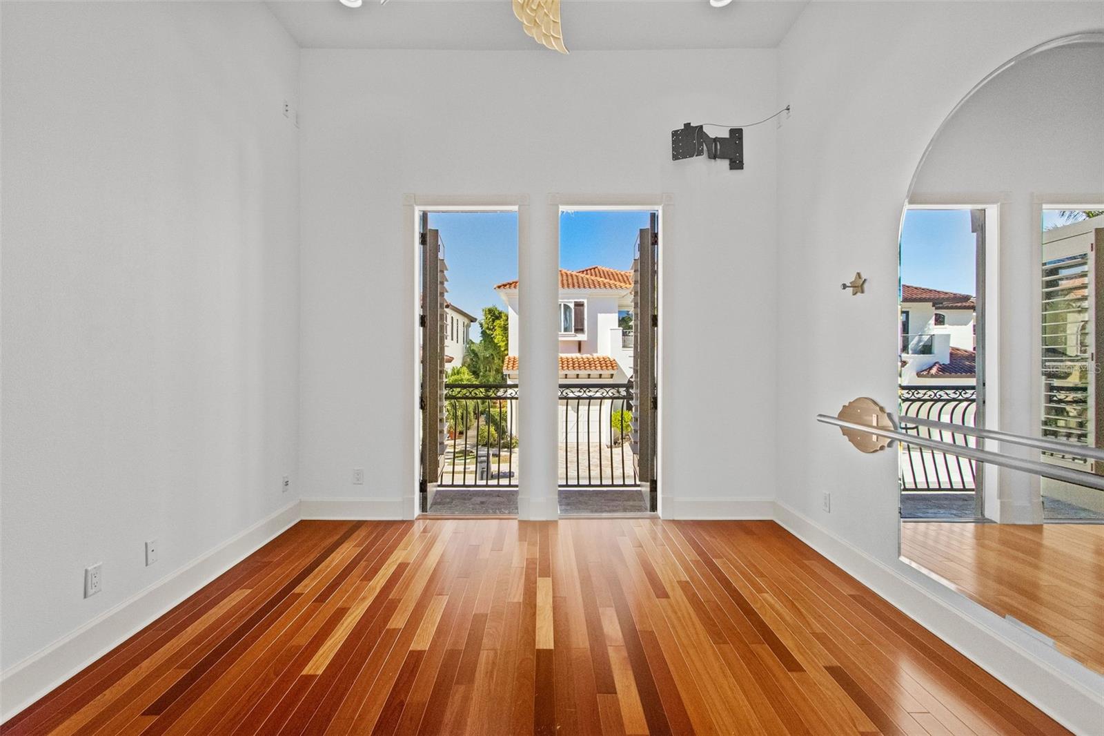 THE RESERVE OF OLD TAMPA BAY - Residential