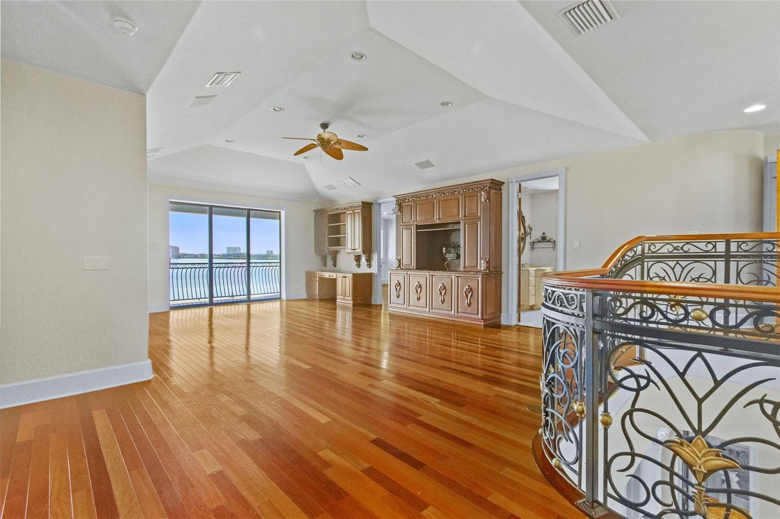 THE RESERVE OF OLD TAMPA BAY - Residential