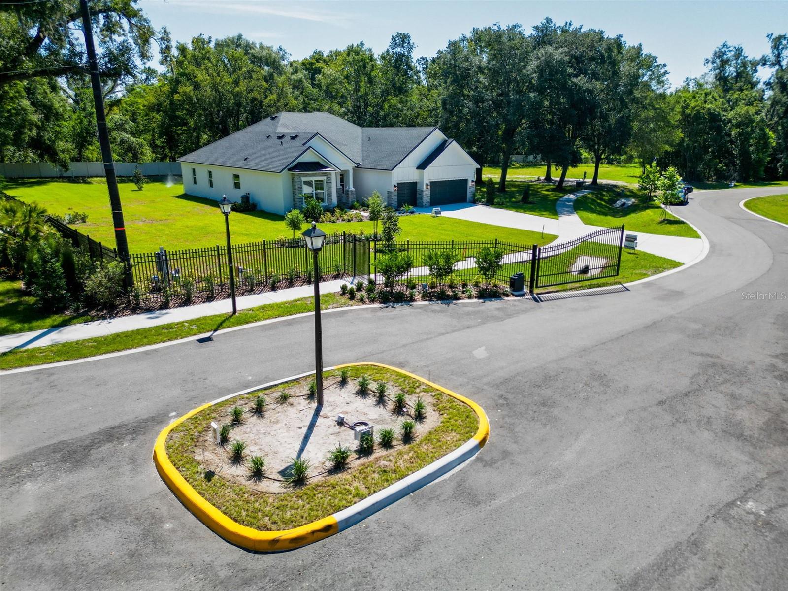 SUNSET ESTATES - Land