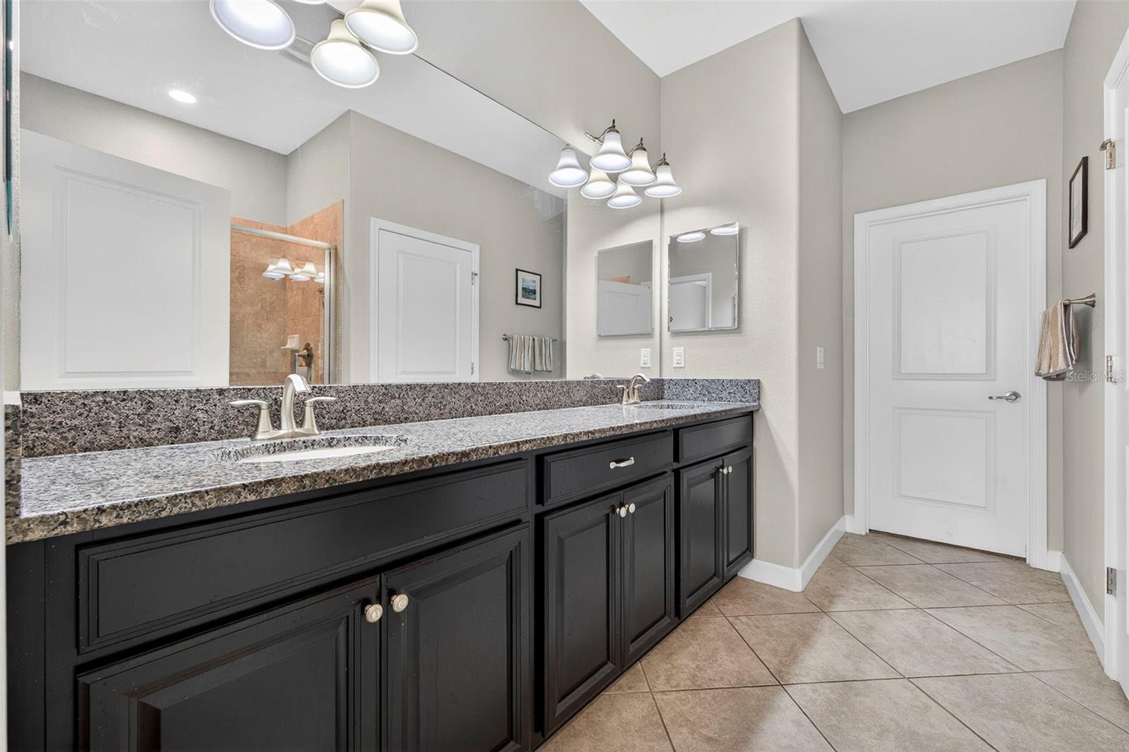 LA COLLINA PH 1A - Residential