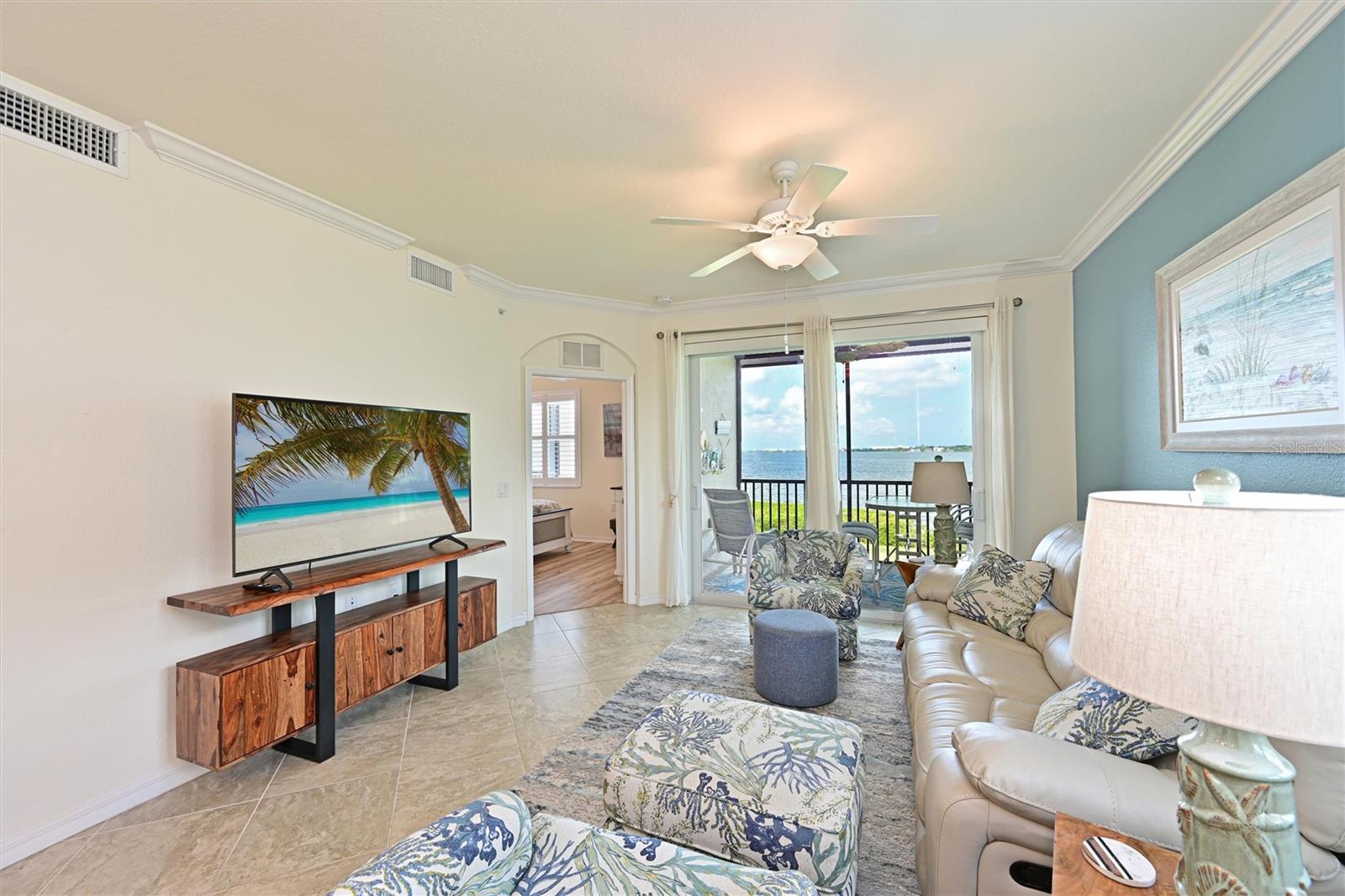 910 TIDEWATER SHORES LOOP 208