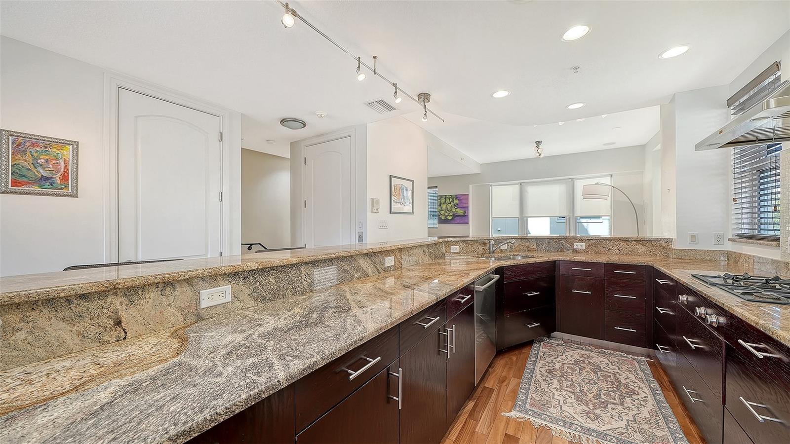 MARQUEE EN VILLE - Residential