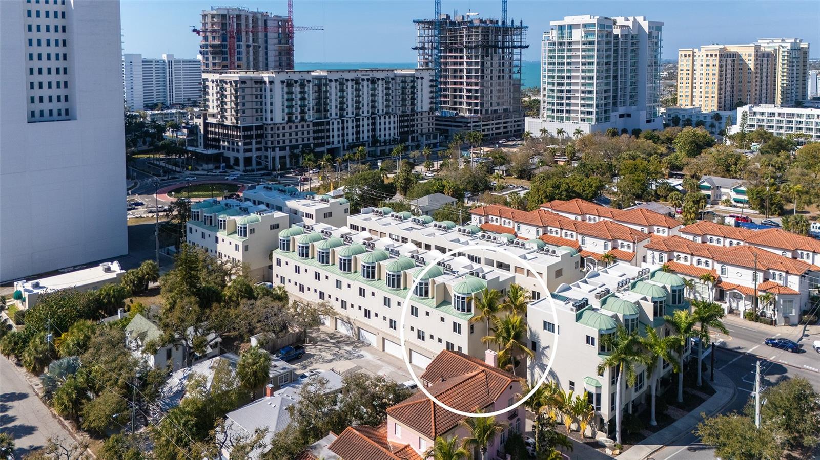 MARQUEE EN VILLE - Residential