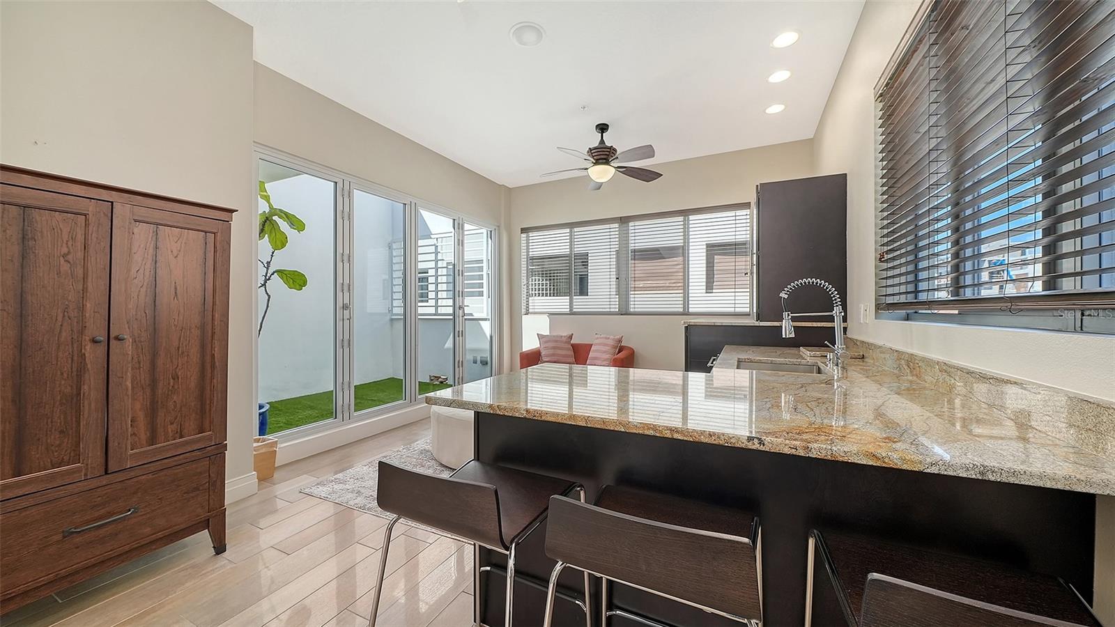 MARQUEE EN VILLE - Residential