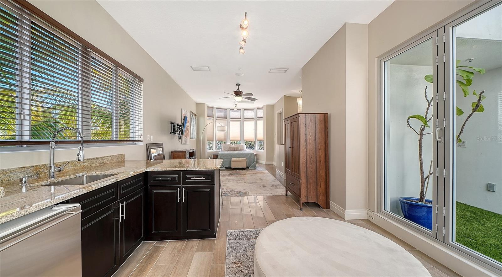 MARQUEE EN VILLE - Residential