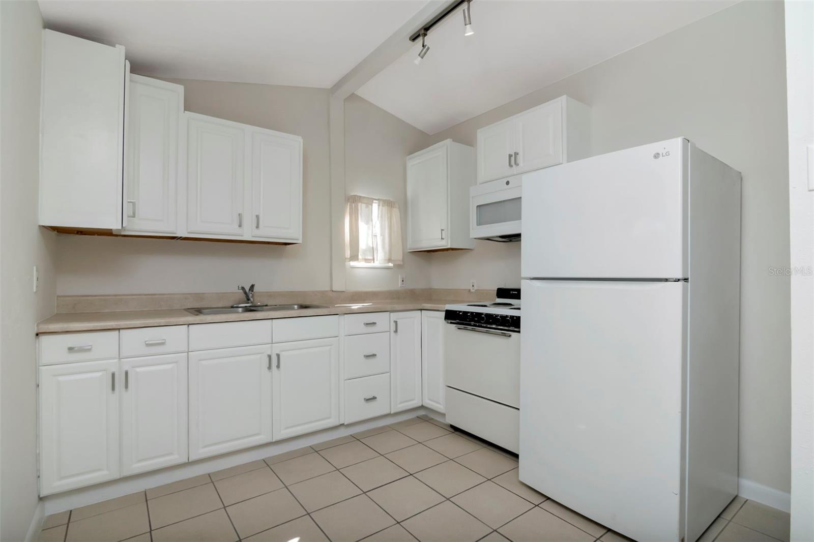 ARCADIAN HEIGHTS - Residential