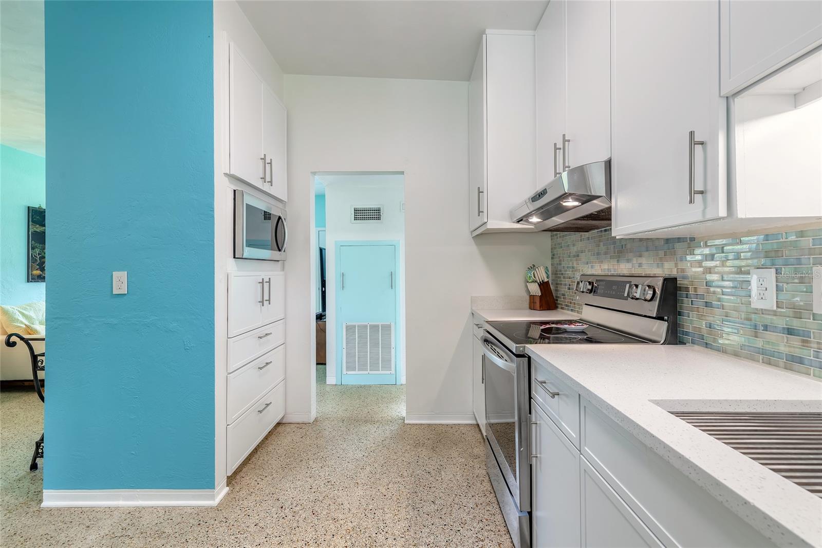 RONNIE CIRCLE - Residential