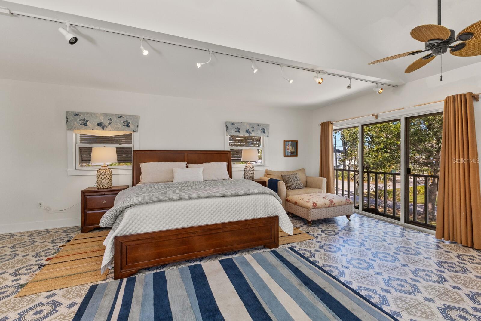 RIVERSIDE TERRACE - Residential