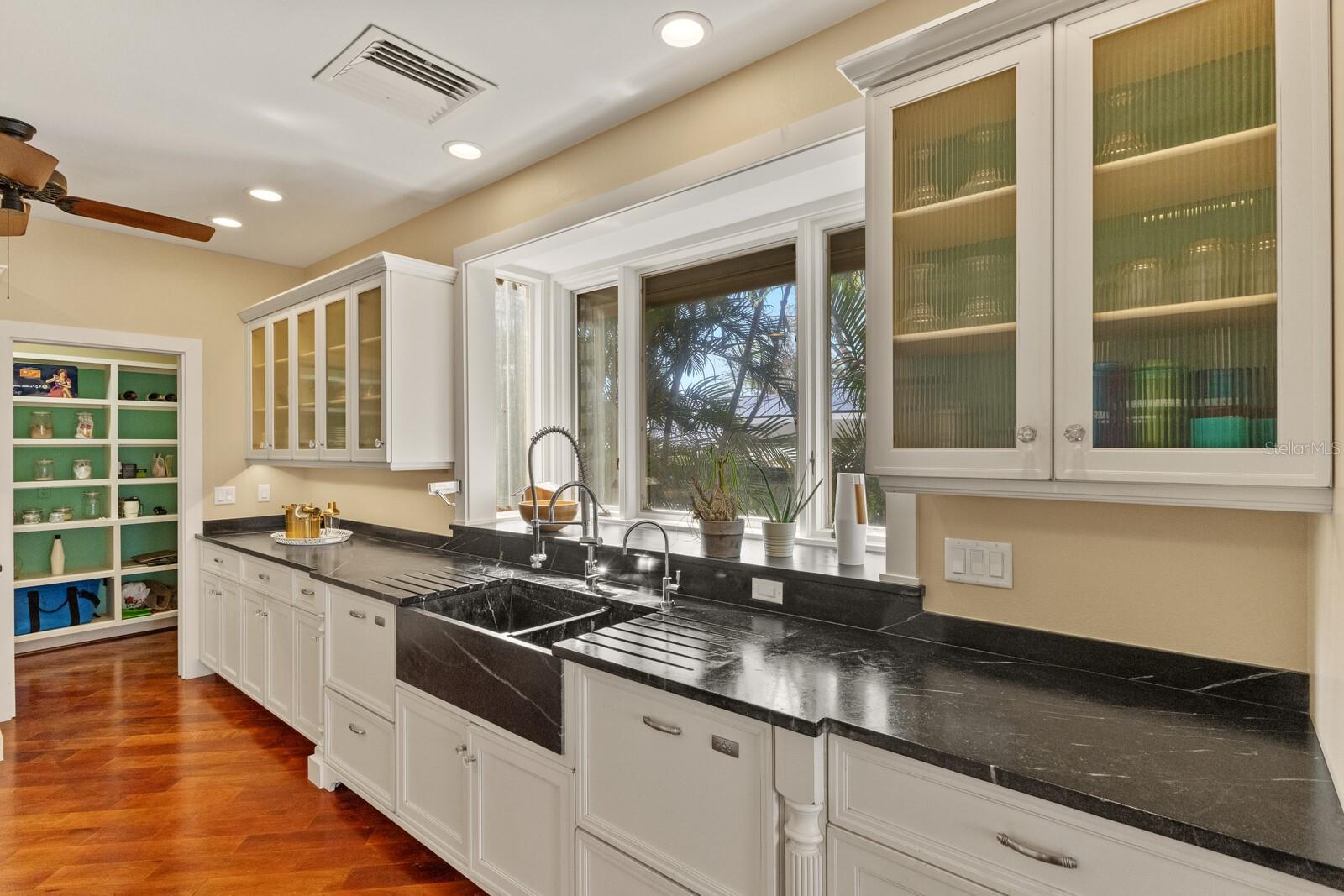 RIVERSIDE TERRACE - Residential