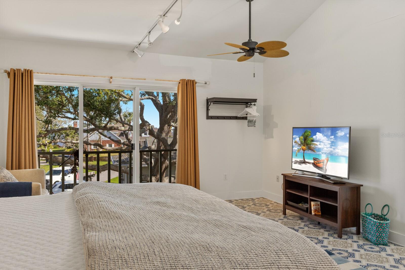 RIVERSIDE TERRACE - Residential