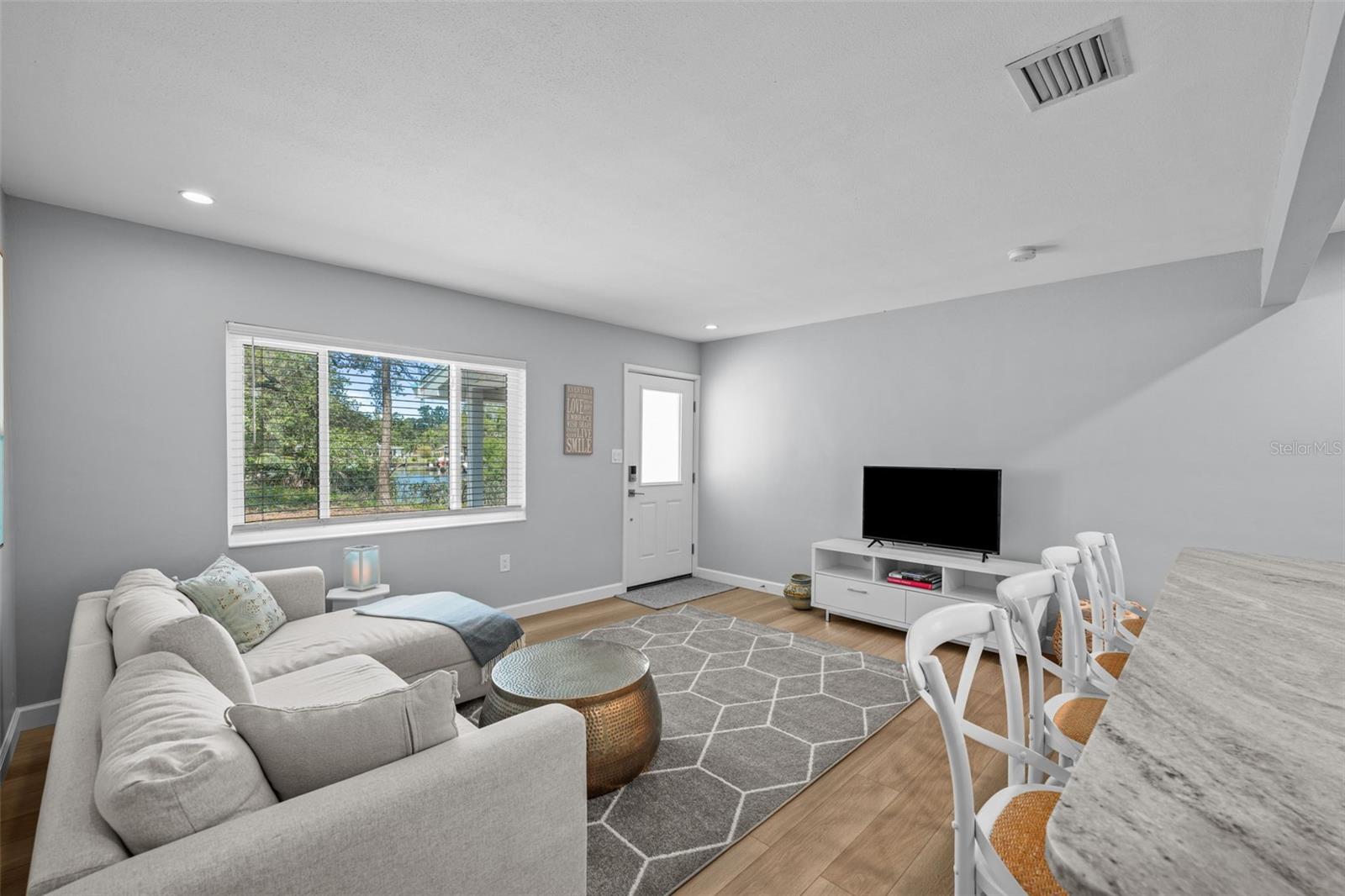 608 BETMOR LANE