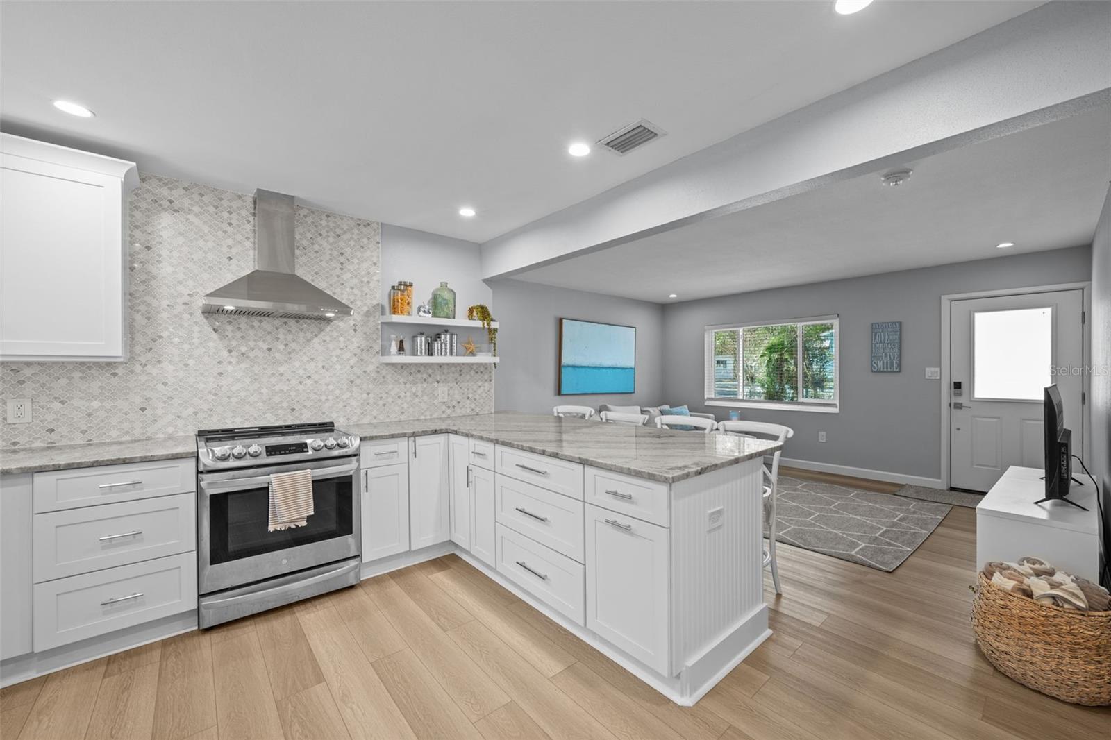 608 BETMOR LANE