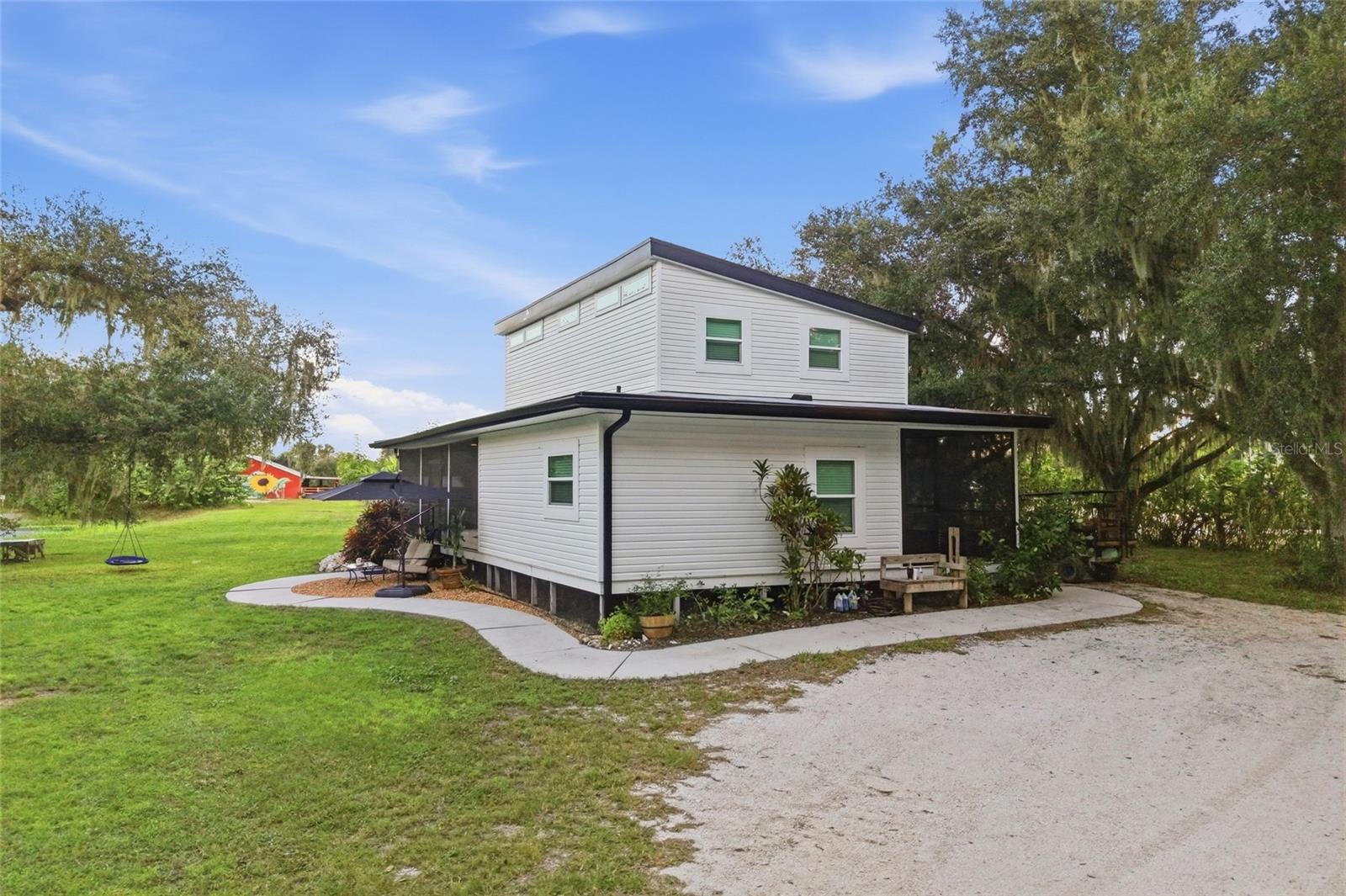 1132 LENA LANE