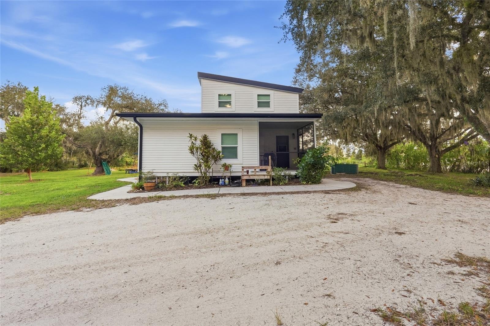 1132 LENA LANE