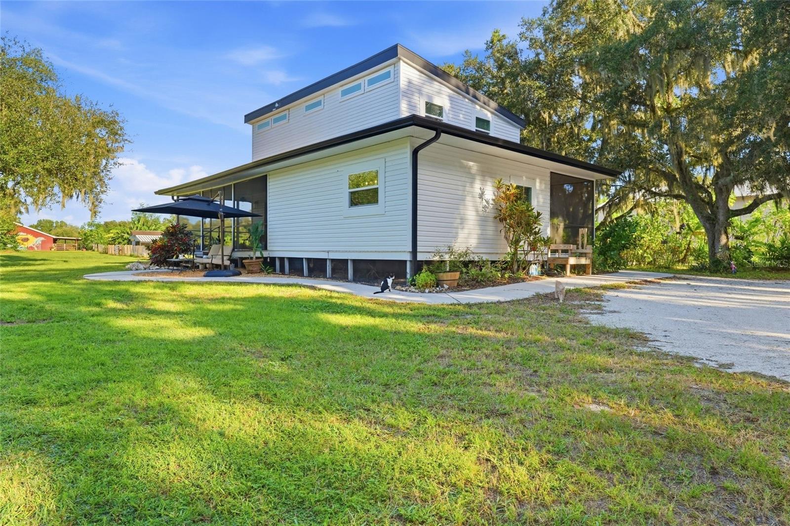 1132 LENA LANE