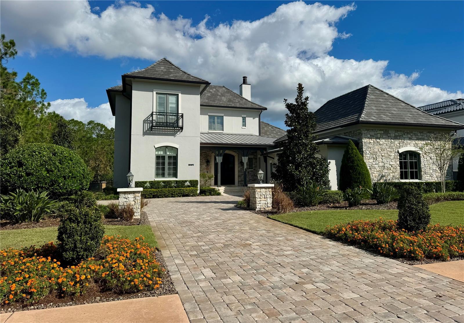 Sold Data Entry Only - Golden Oak at Walt Disney World Resort(R) is a residential resort community where families can live in the embrace of luxury, privacy, and the magic of Disney. This gated community features distinctive neighborhoods of magnificent homes, expansive natural preserves, and inviting amenities - including access to Golden Oak's private clubhouse, Summerhouse, with superb food offerings served in a casually elegant dining room, courtyards, pool area, fitness facilities, and family room. In addition, residents have access to Club Life, Your Special Connection to the Magic, including access to the Golden Oak Member Services team, park transportation, signature club events, theme park experiences, and much, much more. Also at Golden Oak is the Four Seasons Resort Orlando at Walt Disney World Resort, which hosts and 18-hole Tranquilo golf course, full-service spa, meeting facilities, and superlative restaurants.