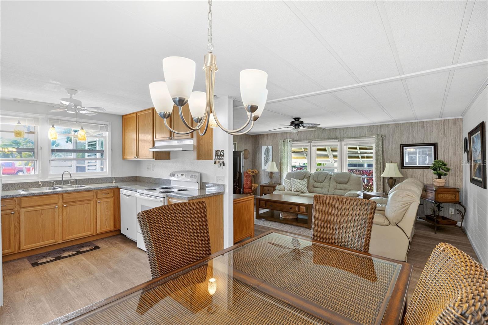 LA CASA MHP CO-OP - Residential