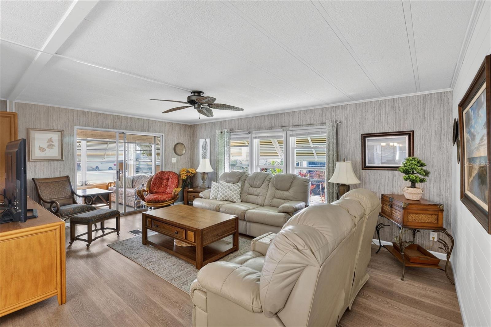 LA CASA MHP CO-OP - Residential