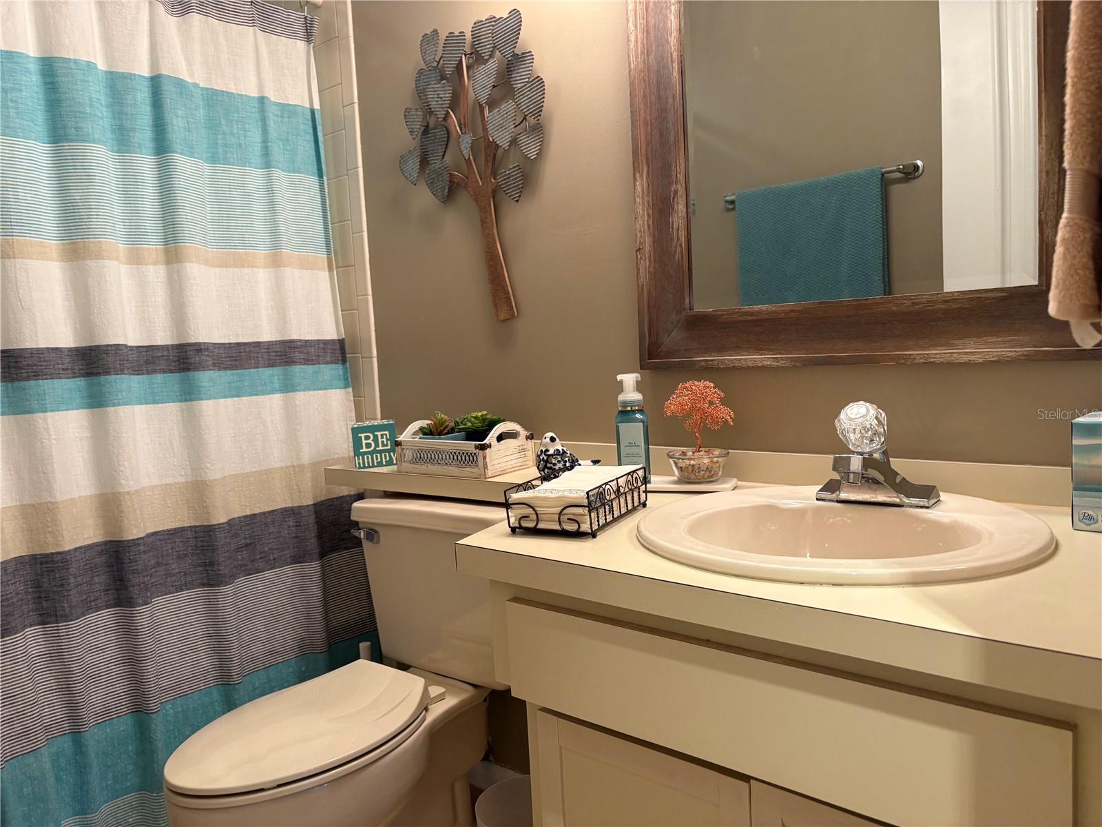 OAK PARK TWNHMS - Residential