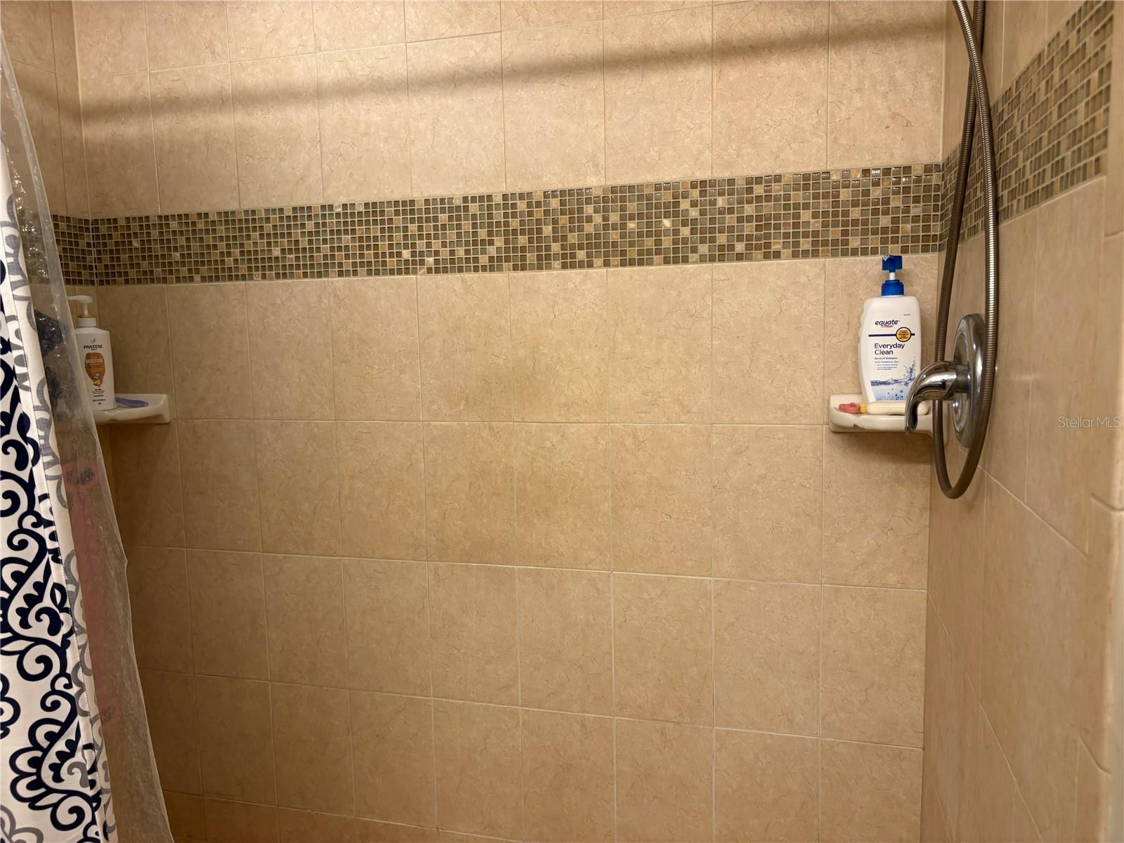 OAK PARK TWNHMS - Residential