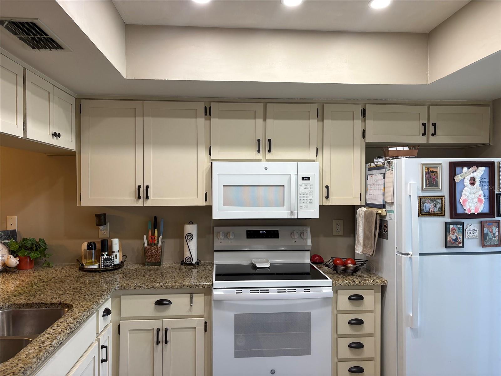 OAK PARK TWNHMS - Residential