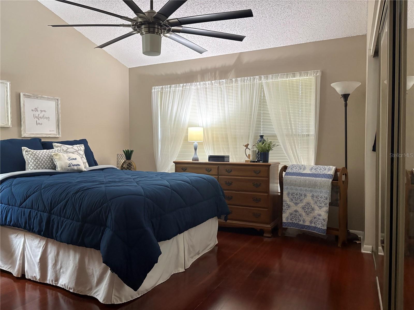 OAK PARK TWNHMS - Residential