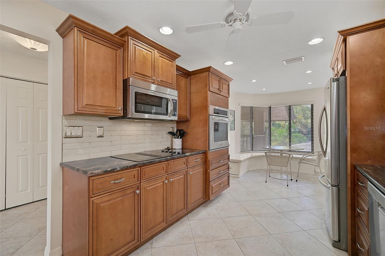 SCHOONER BAY - Residential Lease