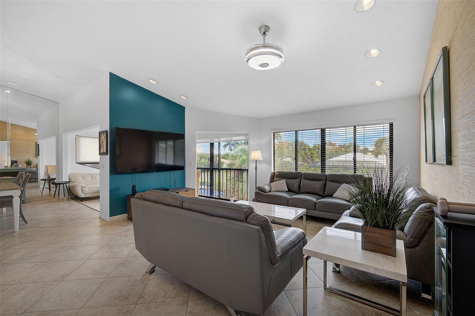 SCHOONER BAY - Residential Lease