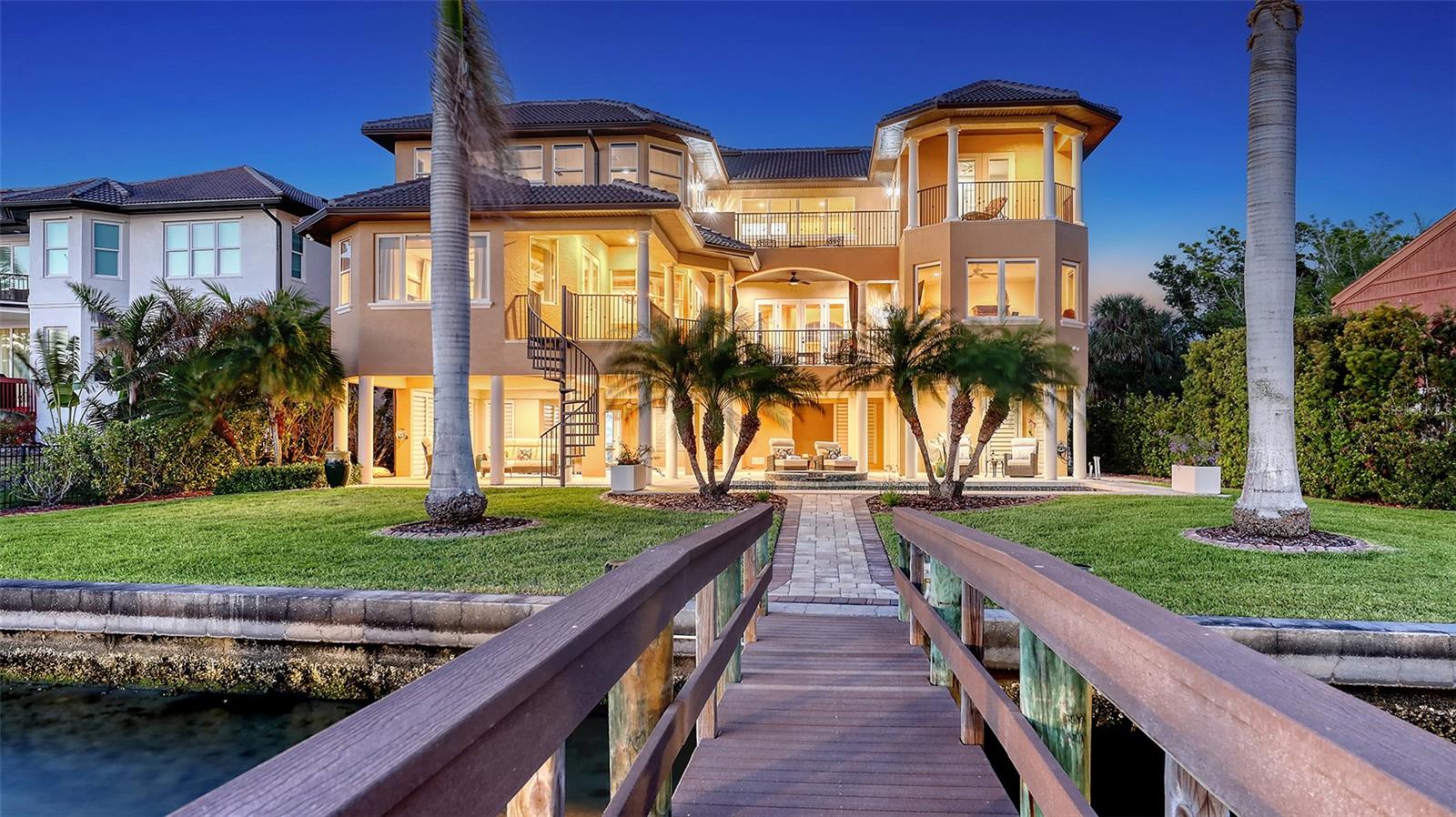 BUCCANEER BAY - Residential