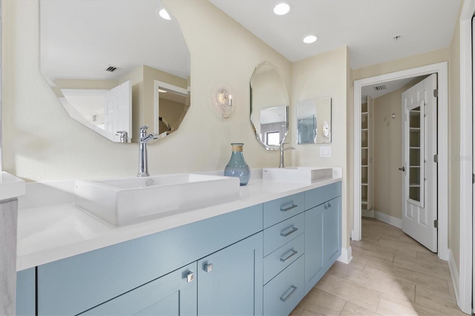 SUNWATCH ON ISLAND - Residential