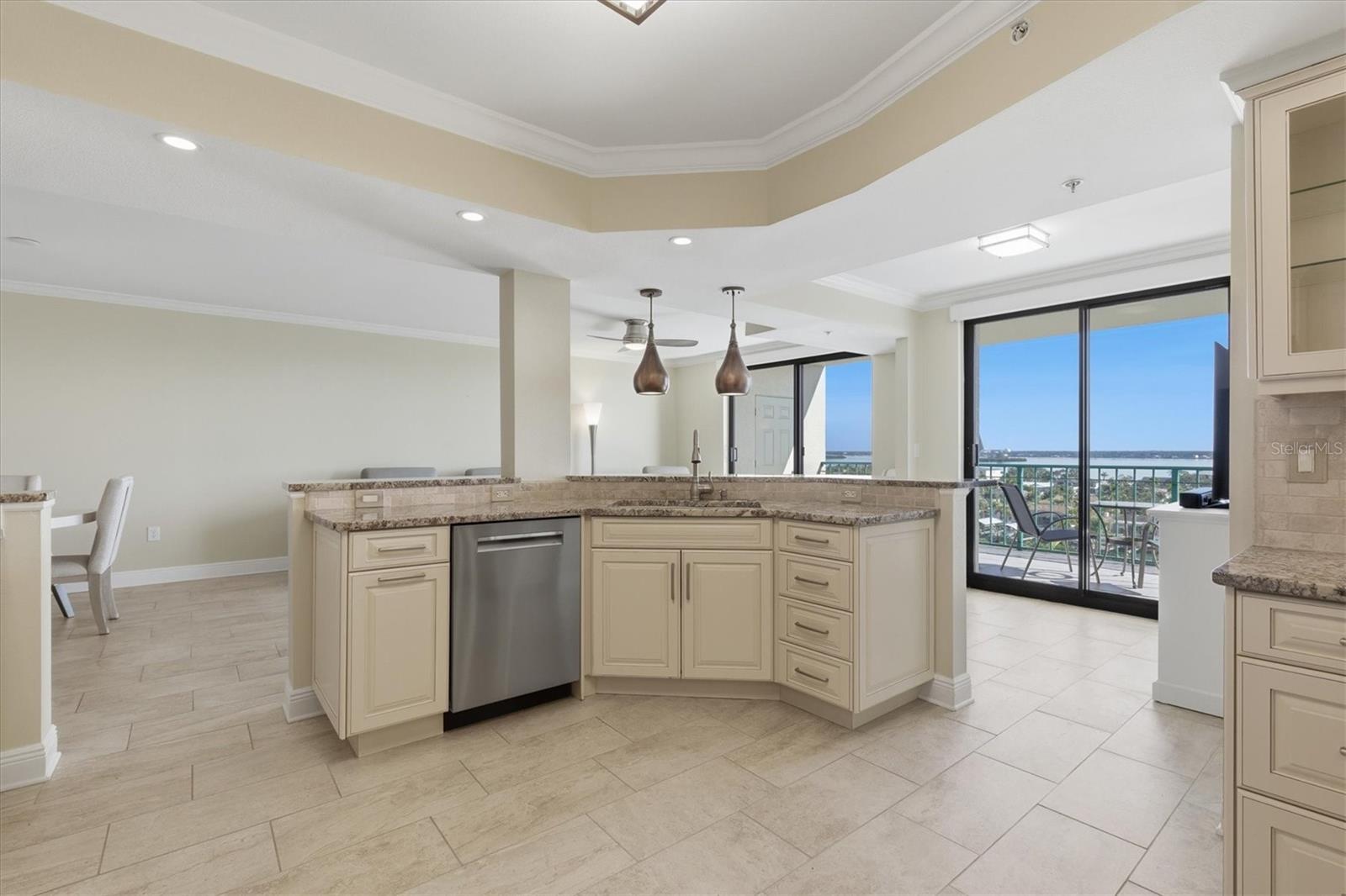 SUNWATCH ON ISLAND - Residential