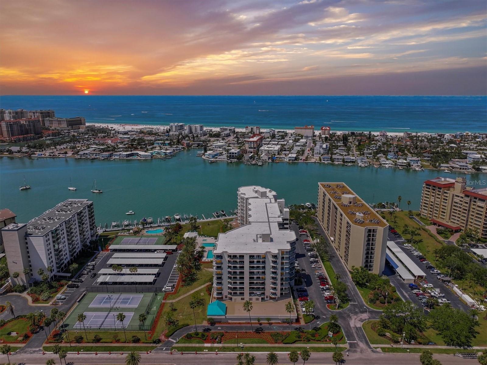 SUNWATCH ON ISLAND - Residential