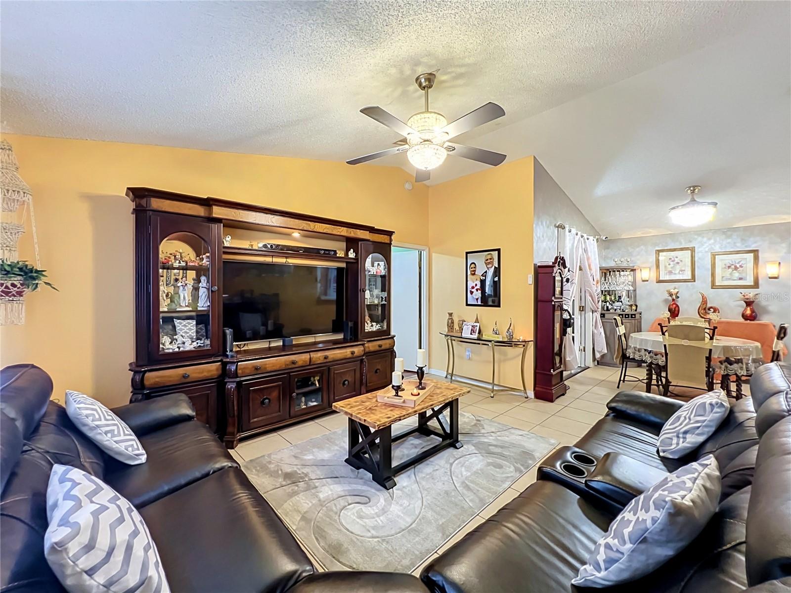 3438 BRETWOOD DRIVE