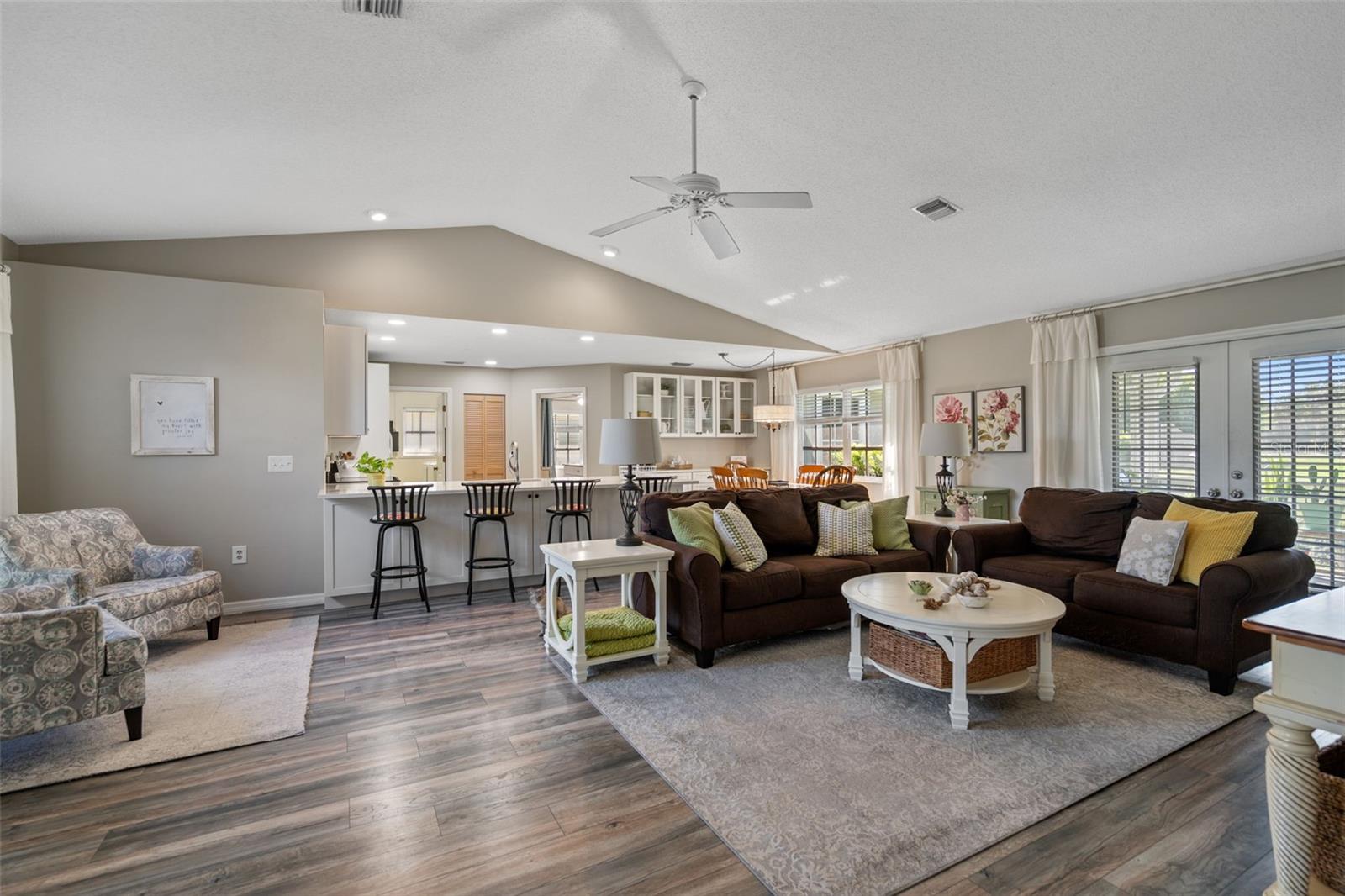 QUAIL LAKE - Residential