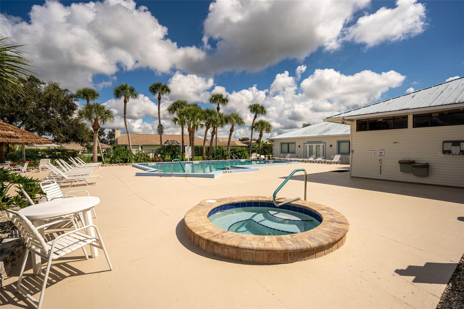 QUAIL LAKE - Residential