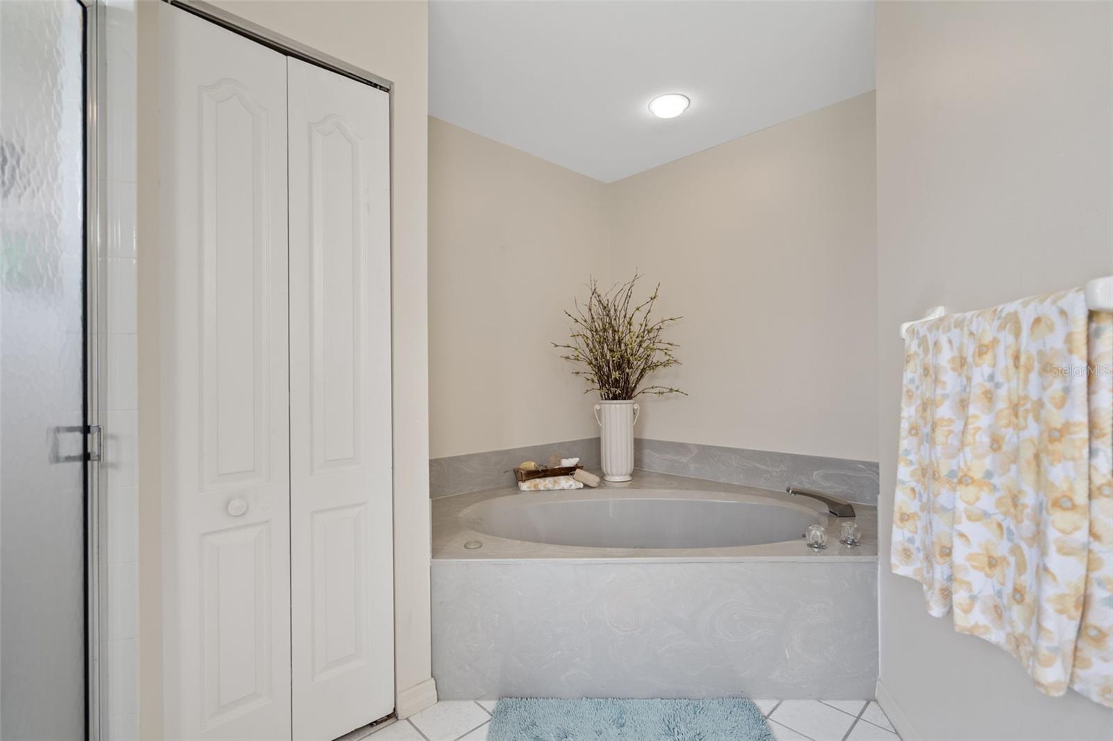 QUAIL LAKE - Residential