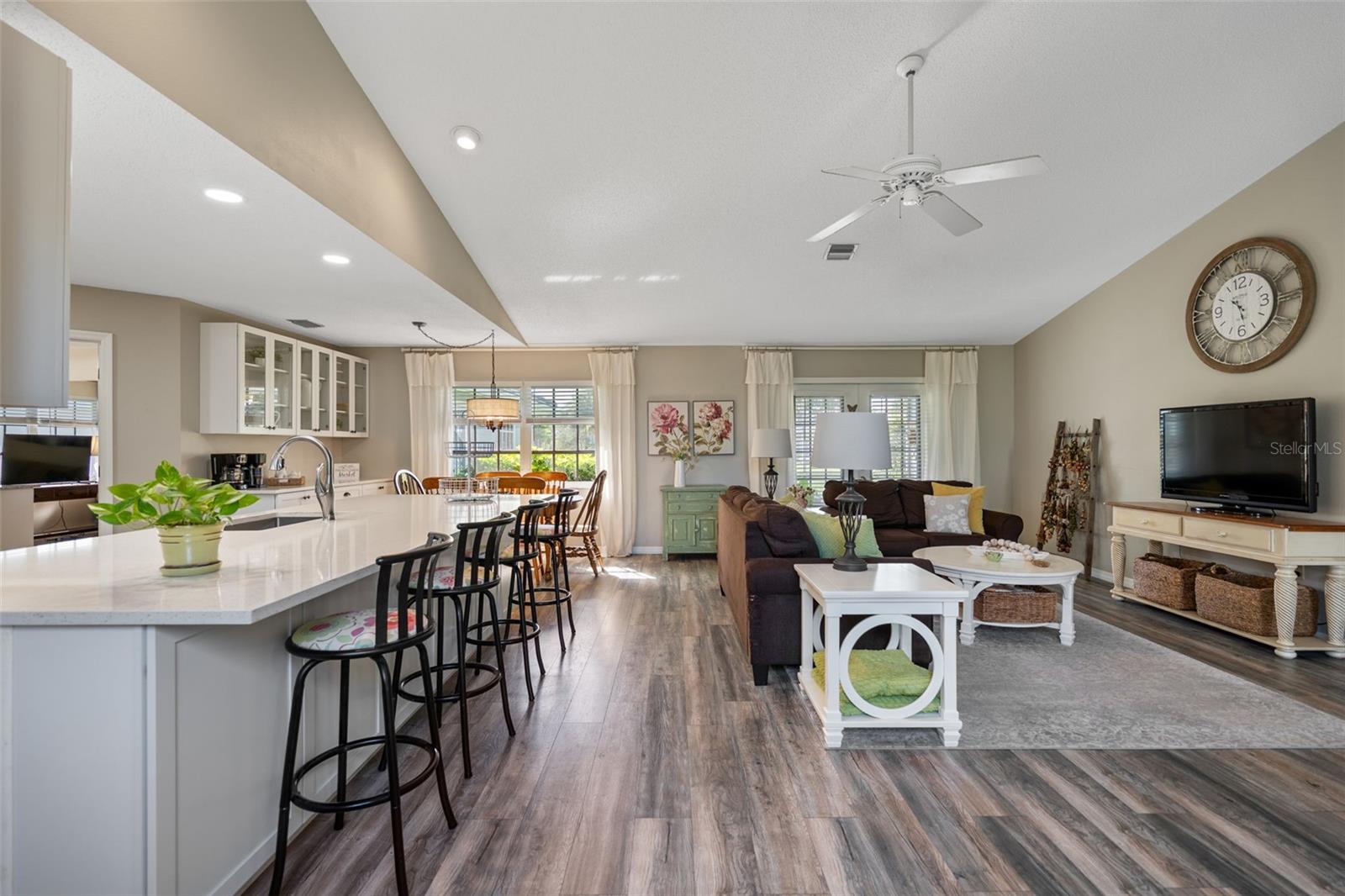 QUAIL LAKE - Residential