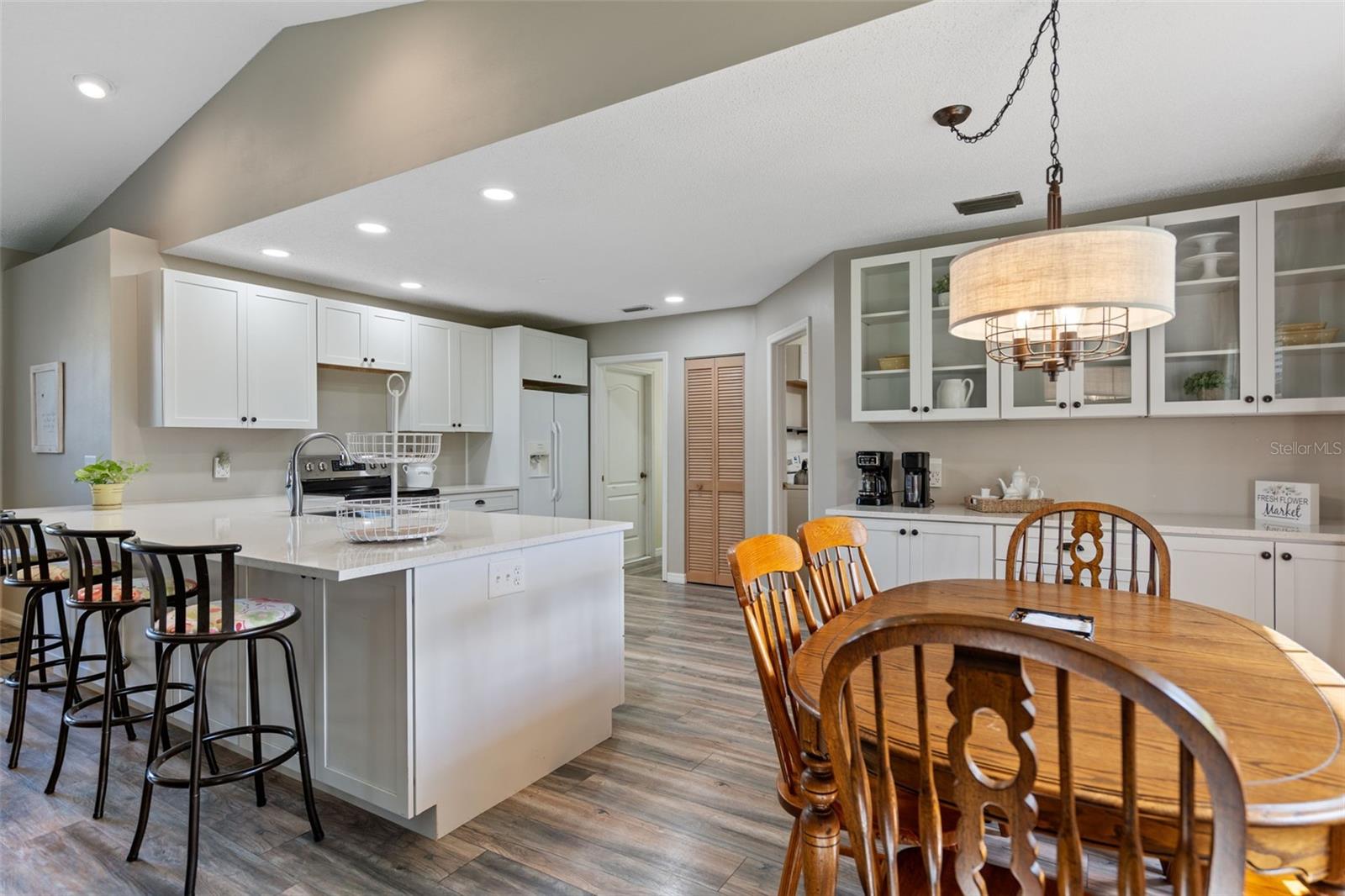 QUAIL LAKE - Residential