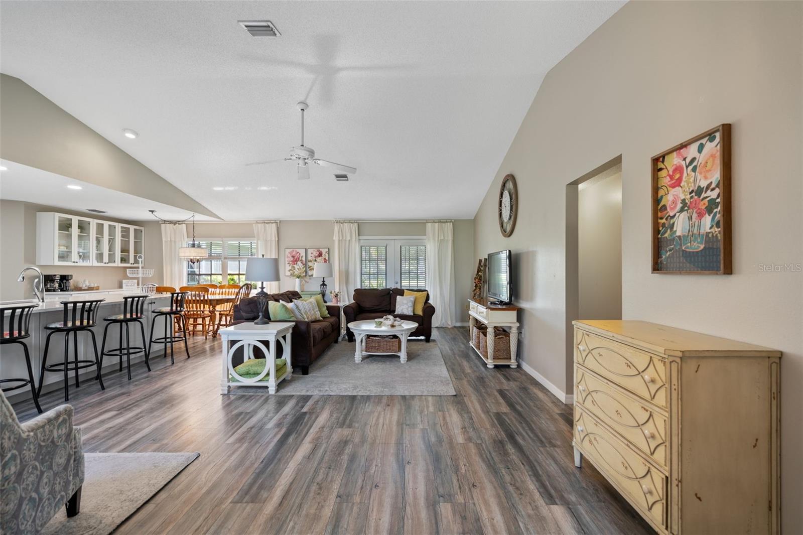 QUAIL LAKE - Residential