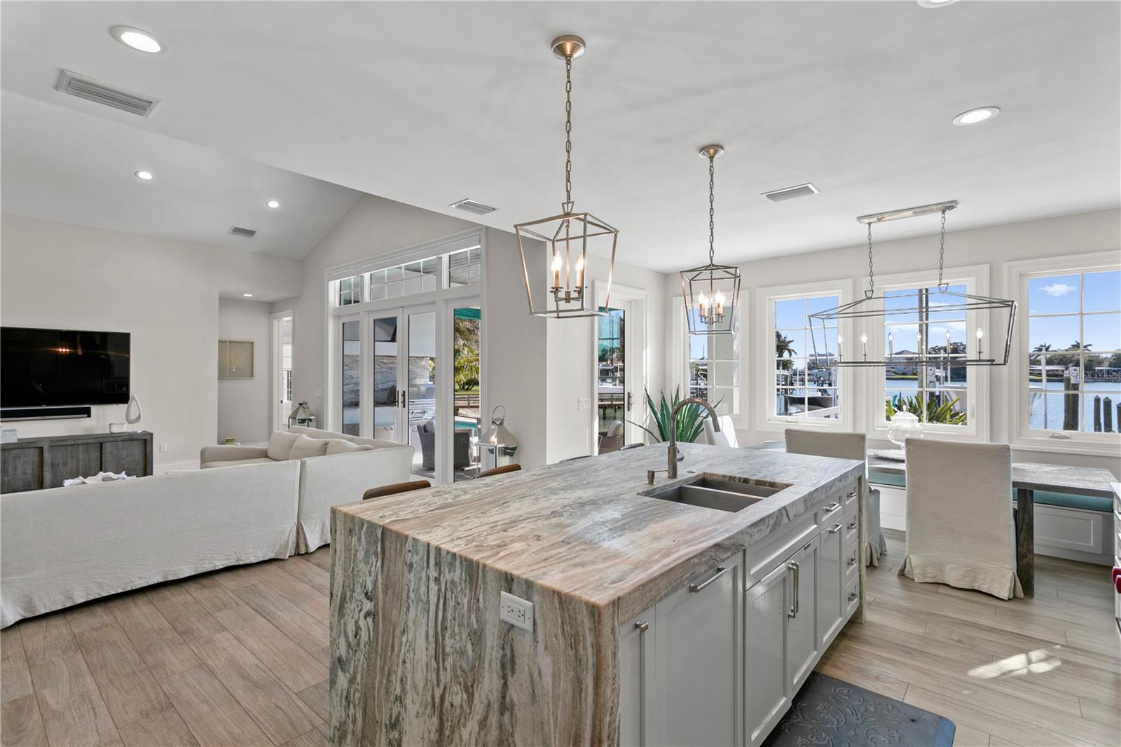 SOUTH CSWY ISLE 4TH ADD - Residential