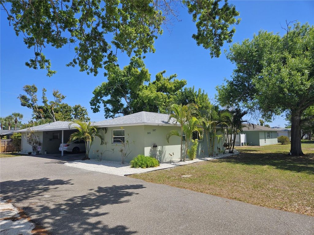 Photo of 105 Base Avenue E, Venice, FL 34285 (MLS # N6143603)
