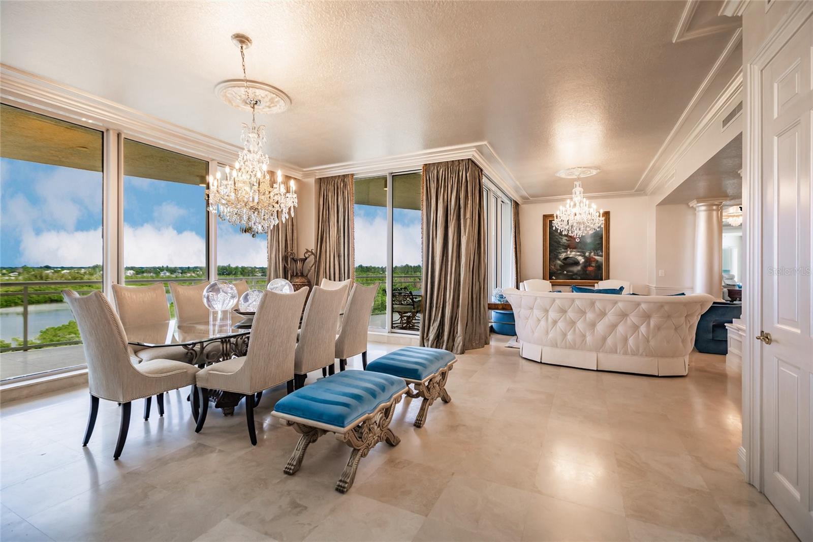 THE BEACH RESIDENCES - Residential