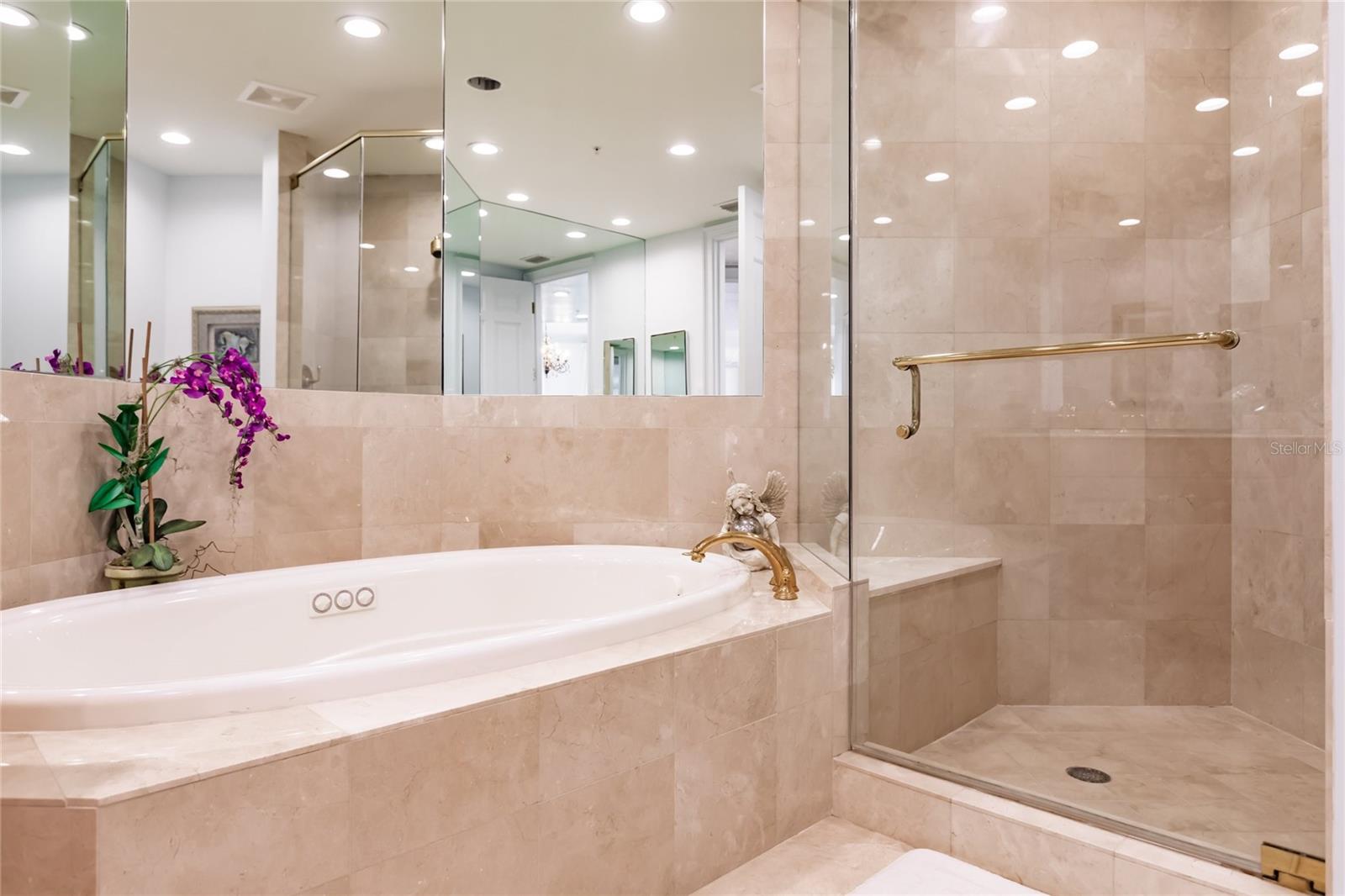 THE BEACH RESIDENCES - Residential