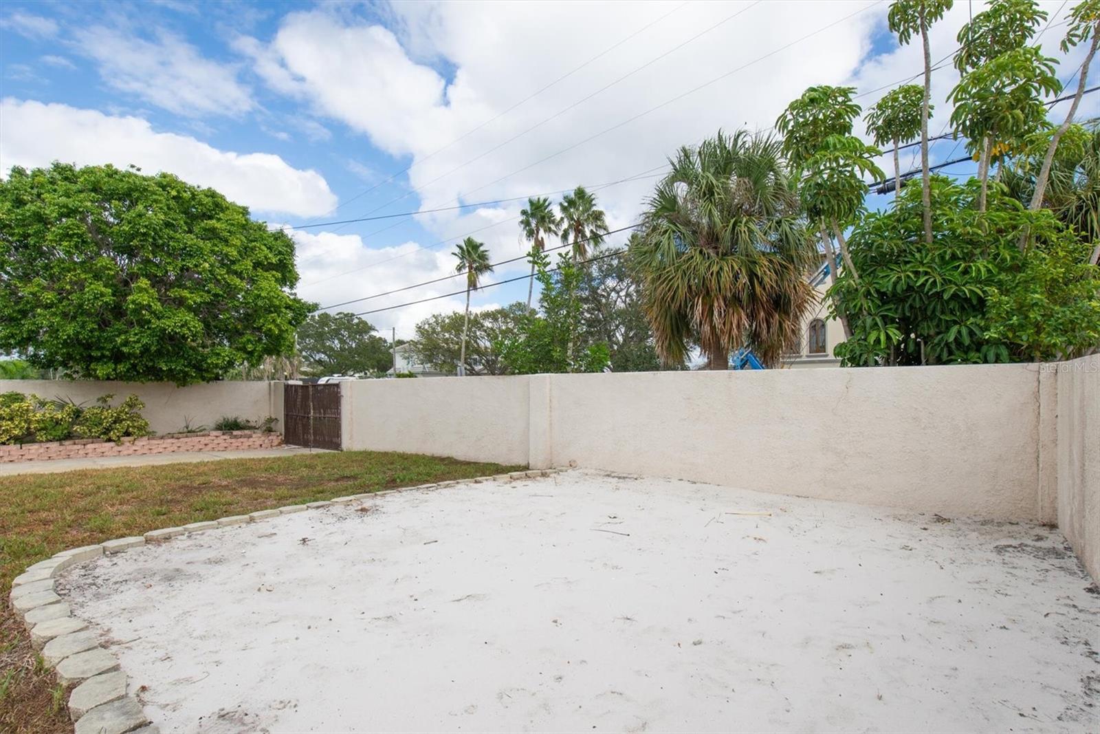 MANDALAY SUB - Residential Lease